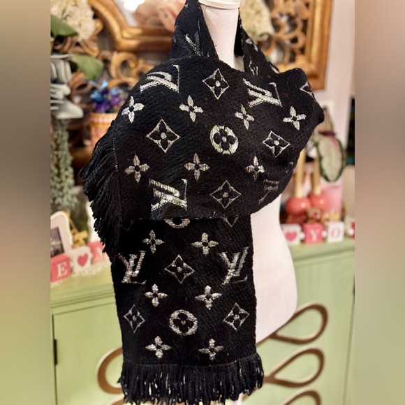 Louis Vuitton Logo Mania Black Silver Scarf - Picture 2 of 3